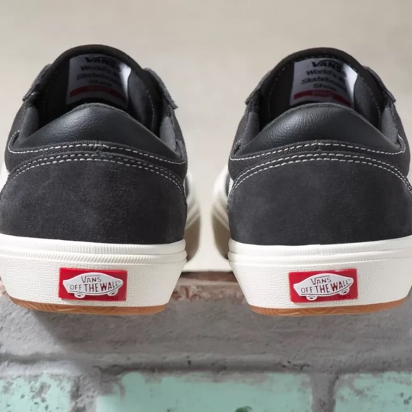 VANS GILBERT CROCKETT in RAVEN/MARSHMALLOW - Picture 8 of 9